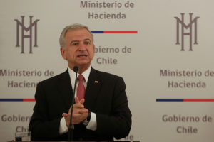 Felipe Larraín es reconocido como el Ministro de Hacienda del año por The Banker