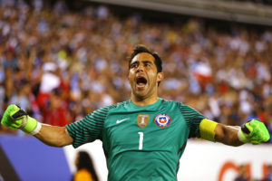 Ex preparador de Claudio Bravo: 