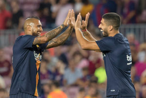A Luis Suárez le brillan los ojos con Arturo Vidal: 