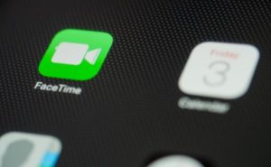 Error en función de Apple permite a usuarios espiar a otros a través de FaceTime