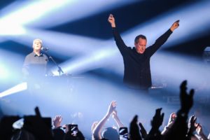 De nostalgia y contorsiones, el debut de OMD en Chile