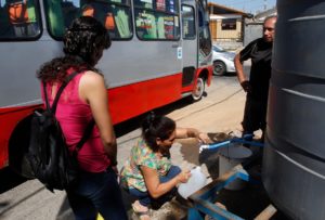 Calama recibe agua potable solo por 12 horas y vecinos critican su calidad