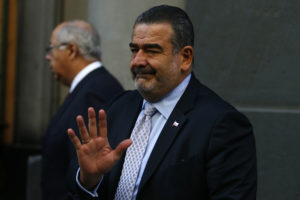 Tuitero acusa a Luksic de contaminar Antofagasta y el empresario estalla: 