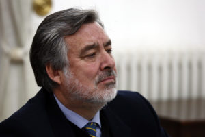 “Puro mérito, ¿o no ministra Cubillos?”: Guillier ironizó con nombramiento de hijo de Larraín y respondió críticas todo el fin de semana