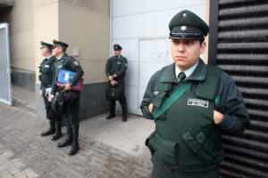Gendarmería anuncia querella por incidentes fuera de la cárcel de Temuco