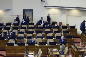 De un mes a días por año de servicio: las vacaciones del Congreso, el Poder Judicial y el Gobierno