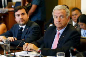 Hacienda anuncia retroceso económico si no se aprueba su reforma tributaria