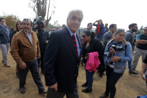 Piñera responde críticas y recuerda a la oposición que él apoyó la política exterior de Bachelet