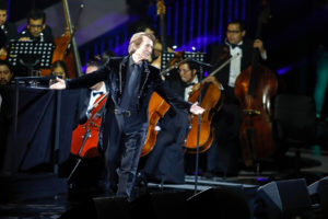 VIDEO | El emocionante homenaje de Raphael a Violeta Parra en Viña 2019