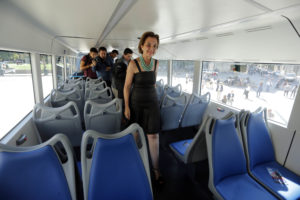 Bus de dos pisos ultratecnológico estará a prueba por un mes en el Transantiago