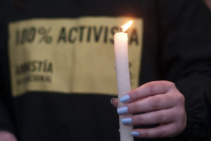 Mujer permanece en riesgo vital tras ser apuñalada en el pecho por su pololo