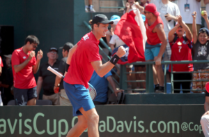 Jarry le ganó un dramático partido a Novak e igualó la serie ante Austria