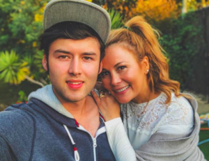 Hijo de Cathy Barriga sale a defenderla por críticas al Tinder masivo en Maipú: 