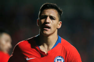 Alexis Sánchez habría comentado la opción de jugar por la 'U'