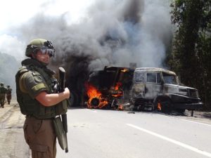 Excarabinero denuncia que superiores lo obligaron a culpar a mapuches por disparo que recibió de otro funcionario