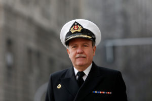 Armada por querella contra comandante en jefe: 