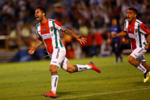 FOTO | Con regalos incluidos: Talleres de Córdoba felicitó a Palestino por su triunfo