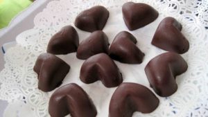 Detienen a pareja que vendía bombones rellenos con marihuana para el Día de los Enamorados