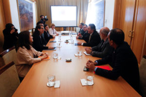 Ampuero por crisis venezolana: 