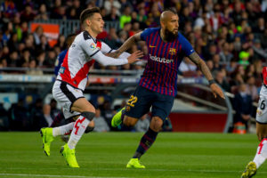 Arthur, el jugador de Barcelona que le quita la titularidad a Vidal, se deshace en aplausos para él