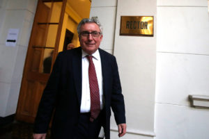 Rector de la U. de Chile ofreció el Parque Laguna Carén para el COP25