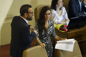 VIDEO | “Cómo sabe si termina pasándose a este lado”: diputada Vallejo viraliza peculiar momento con Ivan Moreira en la Cámara por el 8M