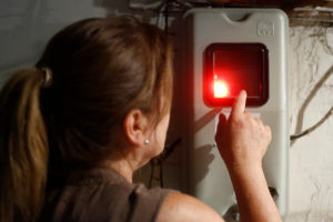 Diputados UDI oficiarán a la SEC para conocer si los medidores son de los usuarios o las empresas