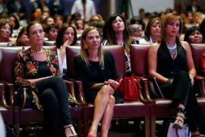 Mujeres en política: nunca han existido ministras de Interior o Hacienda y representan el 22% del Congreso