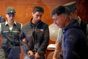 Prisión preventiva para autores de ataque homofóbico en Transantiago: 
