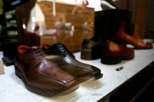 Ministro de Economía por cierre de fábrica de Guante: 