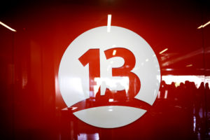 Movimientos de altas jefaturas y salidas de directores marcan la jornada en Canal 13