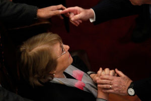 Chadwick y petición de respeto para Bachelet: 