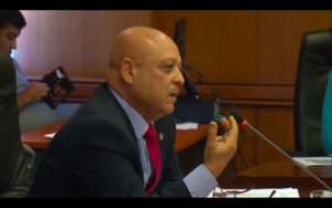 VIDEO | “Yo lamento que no te den chocolate”: la intervención de Julio Martínez (UDI) sobre el Día de la Mujer que gatilló todo tipo de comentarios