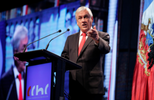 Los que mandan son dadivosos con los que tienen