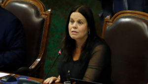 Maya Fernández acusa a Bosé de 