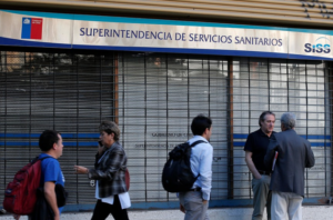 Piden investigar a Superintendente de Sanitarias por compra de 27 departamentos durante un año