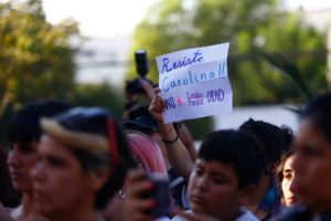 Movilh pide ayuda para encontrar a agresores de Carolina Torres tras recibir el alta médica