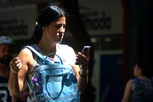 Subtel comenzó bloqueo de celulares comprados en el extranjero no inscritos