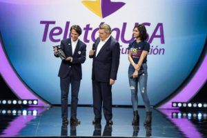VIDEO | Teletón USA homenajea a Mario Kreutzberger por sus 40 años de trabajo en la institución