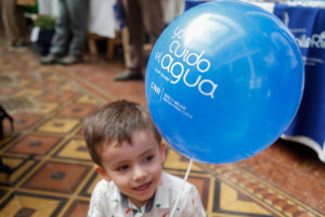 Ministra Schmidt llama a ducharse en tres minutos en el Día Mundial del Agua