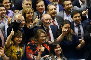 Iván Flores es el nuevo presidente de la Cámara de Diputados tras vencer a Jaime Bellolio en segunda votación