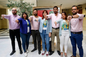 FA pide que Piñera declare persona non grata a Bolsonaro y suspenda su visita