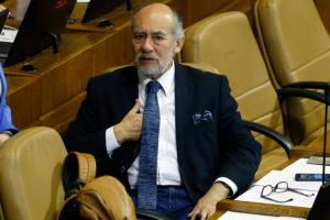 Iván Flores (DC) y Jaime Bellolio (UDI) compiten por presidencia de la Cámara