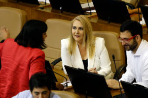 VIDEO | Pamela Jiles se dio un gusto y lanzó advertencia a la DC tras triunfo de Flores en la Cámara