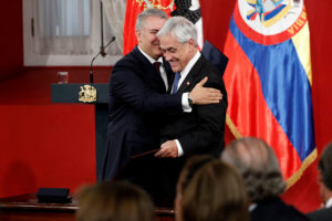 Venezuela cuestiona a Piñera y Duque: 