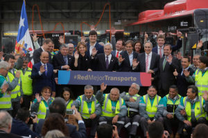 Presentan otros 100 nuevos buses eléctricos para transporte capitalino