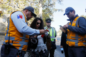 Más de 200 inspectores y carabineros realizan masiva control antievasión