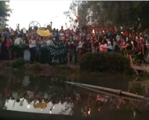 VIDEO | Show de Fabricio Vasconcellos por el Día de la Mujer tuvo que terminar tras protesta feminista