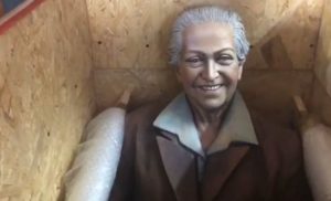 Gabriela Mistral, Pablo Neruda y Nicanor Parra: las nuevas estatuas de poetas que acompañarán las calles de La Florida