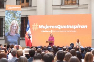 Ignacia Livingstone: la atleta trans que fue destacada en la ceremonia del Día de la Mujer en La Moneda